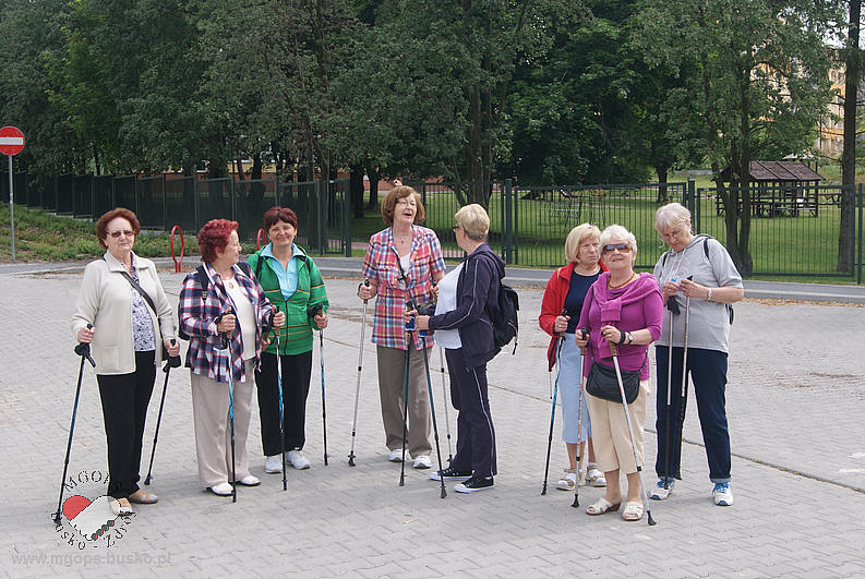 zajęcia Nordic Walking dla seniorów