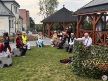 HUMORYSTYCZNE WIDOWISKO „ZAJAZD” W KLUBIE SENIORA W BUSKU-ZDROJU 