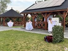 HUMORYSTYCZNE WIDOWISKO „ZAJAZD” W KLUBIE SENIORA W BUSKU-ZDROJU 