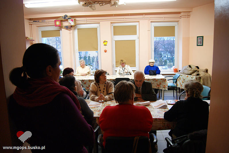  Spotkanie pracowników Urzędu Skarbowego z seniorami z Koła Emerytów w Busku-Zdroju
